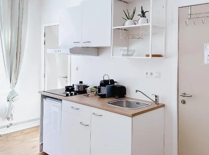 Sur - Sea, Sun, City-centre Apartment *